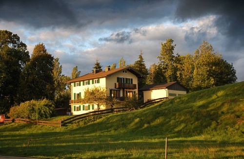 Chieming House | 145 m² directly on the "Bavarian Sea" with spectacular lake and mountain views