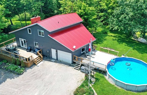 Cayuga Cottage | 147 Concession 1 Rd · Grand River Resort | Gameroom & Fireplace*