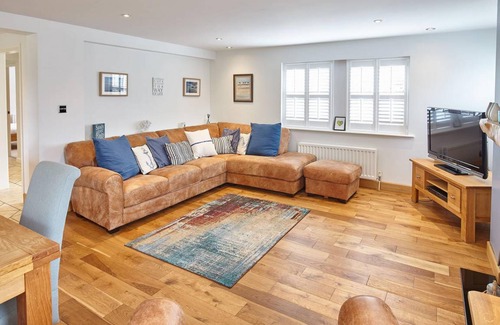 Newton by the Sea House | 147 m² House ∙ 3 bedrooms ∙ 6 guests