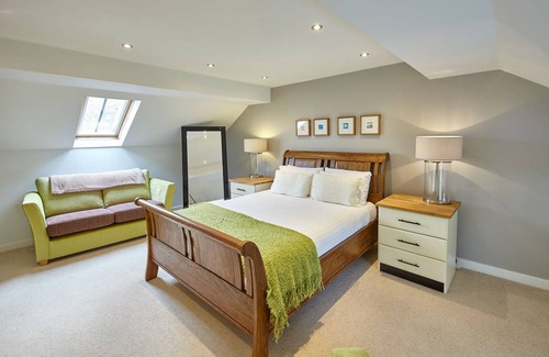 Newton by the Sea House | 147 m² House ∙ 3 bedrooms ∙ 6 guests
