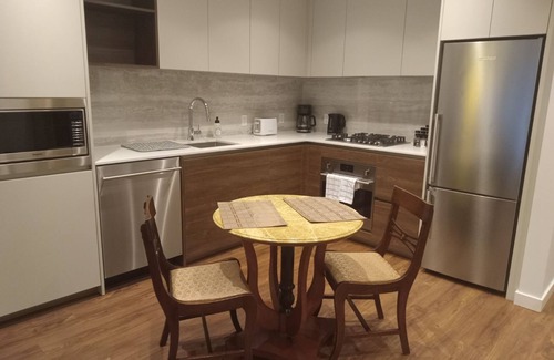 Inner Harbour Condo | #148 Beautiful1 bed condo on Tyee Rd EV parking!