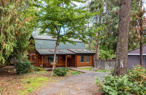 Hood River Cabin | 148 m² Cabin ∙ 3 bedrooms ∙ 6 guests