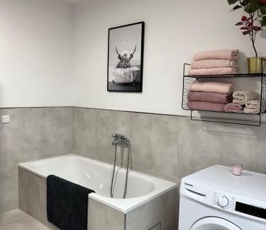 Huckingen Apartment | 148qm Apartment, nähe Düsseldorf, 4 Schlafzimmer, privater Parkplatz