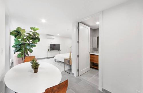 Greenpoint House | 149BK-101 New construction 2BR Private garden W-D