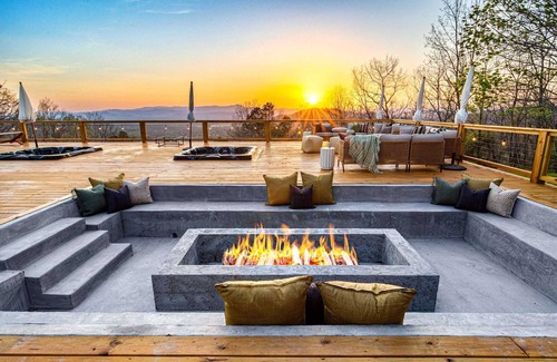 Fletcher House | 14k sq ft Mountaintop Estate - Private Golf Course