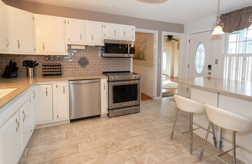 Jacksonville House | 14mi to Mt. Snow! Arcade, Private Suite, King Bed, Family-Friendly, Weber Grill