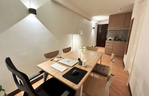 Sasa Condo | 14min From Airport, 1BR Queen Bed, WFH Ready Pet Friendly, 7min to Samal Ferry