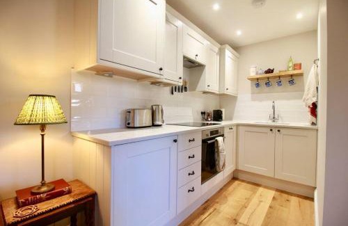 Alfriston House | 14th century Rose cottage, Centre of Alfriston By Air Premier