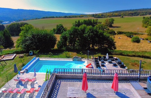 Thezillieu Cottage | 15 +12 people maximum Main gîte 15 pers/chalet dormitory 12 pers