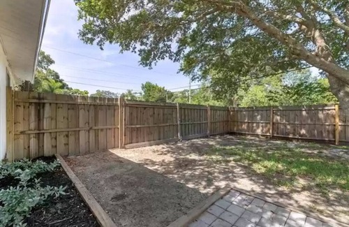 Alta Vista House | 15-20 min. drive to beach, cheerful home w/free parking in A+ area