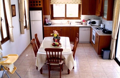 Kissonerga Villa | 15% DISCOUNT 27/8-3/9! nSPACIOUS 3 BED FAB VILLA, WIFI, SEA/SUNSET, POOL, BEACH