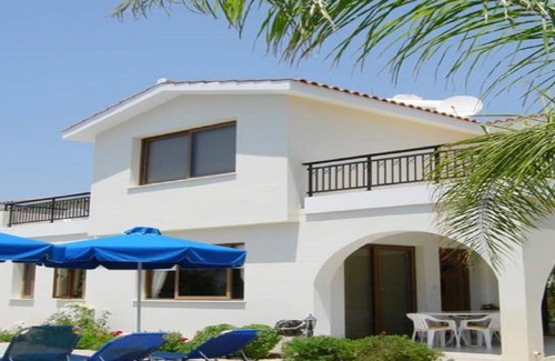 Kissonerga Villa | 15% DISCOUNT 27/8-3/9! nSPACIOUS 3 BED FAB VILLA, WIFI, SEA/SUNSET, POOL, BEACH