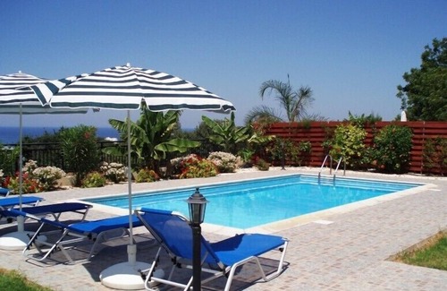 Kissonerga Villa | 15% DISCOUNT 27/8-3/9! nSPACIOUS 3 BED FAB VILLA, WIFI, SEA/SUNSET, POOL, BEACH
