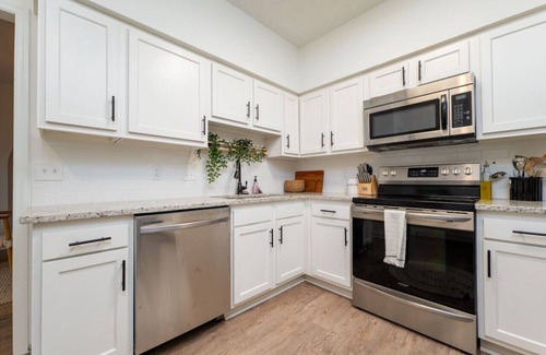 Baymeadows Condo | 15% Extended Stay Discount!