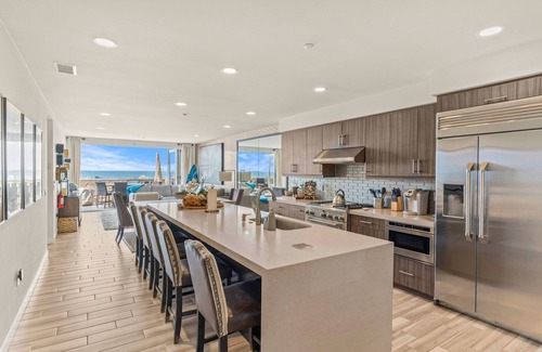 Townsite Condo | 15 Feet to the Water - Oceanfront