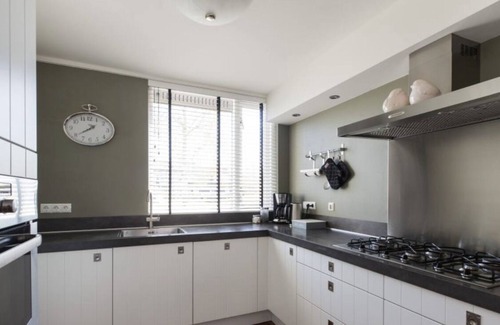 Uithoorn House | 15 km van Amsterdam, Ruime Gezinswoning, Gratis Wifi