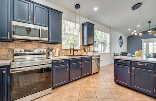 Kissimmee House | ~ 15 Mi to Disney: Waterfront Home w/Private Pool