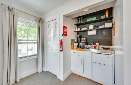 Waterbury Apartment | 15 Mi to Stowe Mountain Resort Main Street Studio