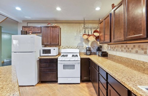 Island Park House | 15 min 2 YSNP-Hot Tub-Arcades-Air Hockey-Views