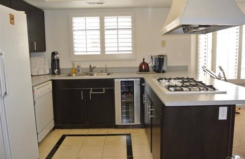University City House | 15 Min driving to La Jolla Shore, Del Mar Beach, Torrey Pines State Reserve, UC