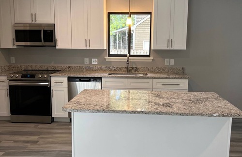 Wilmington House | 15 min from Wrightsville Beach. Remodeled 3 bed in quiet neighborhood