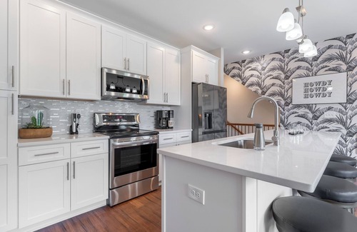 Nashville House | 15 Min to Broadway-Patio-Grill-Family Friendly-Tropical Vibes