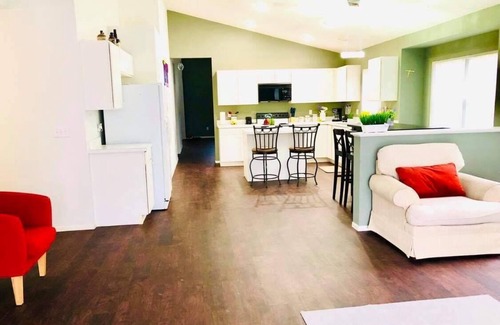 Lake Davenport Estates House | 15 min to Disney/Lakeview Home with Private Pool.