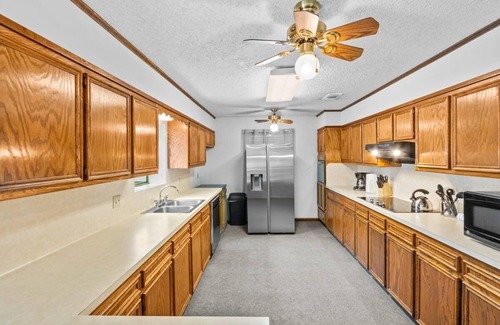 South Baton Rouge House | 15 Min to LSU & Downtown! Oak Hills Place Hideaway
