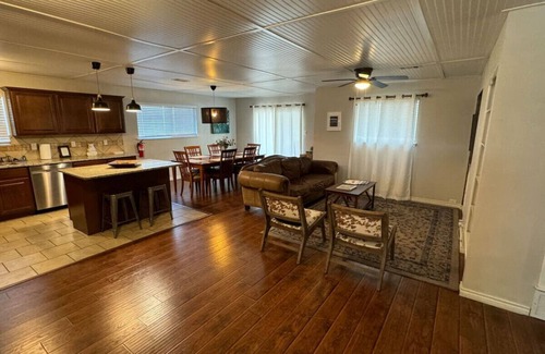 Arlington Cottage | 15-min Walk to Stadium w/Huge Yard + Firepit