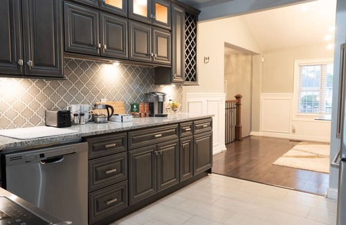 Aston House | 15 Mins From PHL International Airport - Modern Rancher Style Home in Chester PA
