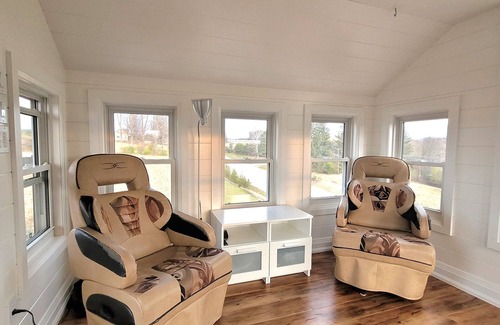 Zorra Apartment | 15 Mins From Stratford Festival, two Viewing Decks of the Scenic Countryside