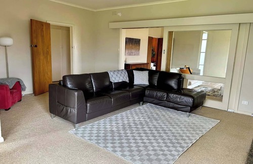 Leongatha House | 15 mins from the coast! Pet-friendly, large home great for multiple families!