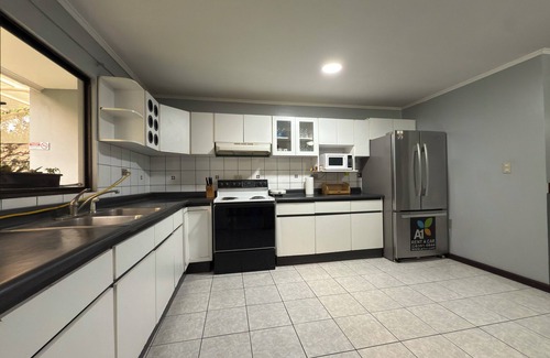 Agonia Bed & Breakfast | 15 Minutes from Juan Santamaría AirportnAirport Pick-Up & Drop-Off Included