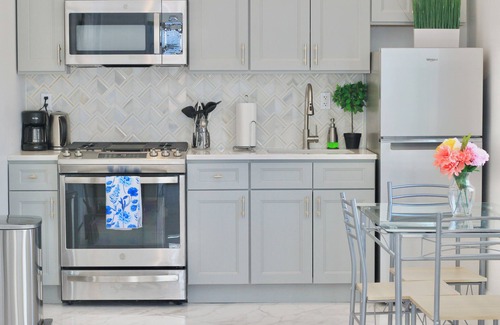 Queens Apartment | 15 Minutes From Manhattan Brand New 1-Bedroom in Astoria Queens/LIC
