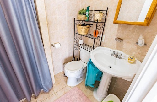 Bedford-Stuyvesant Apartment | 15 minutes from Manhattan, free street parking