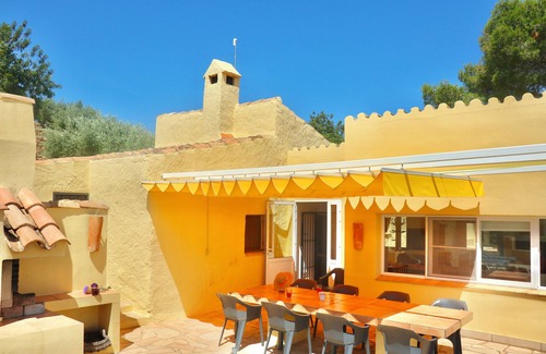 Tortosa House | 15 minutes to the sea, your vacation paradise in the middle of an olive grove!
