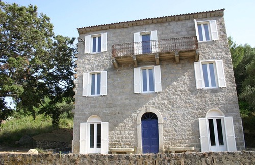 Sotta Apartment | 15 mn from beaches (Figari, Santa Giulia) 55 m2 Air-conditioned, bright