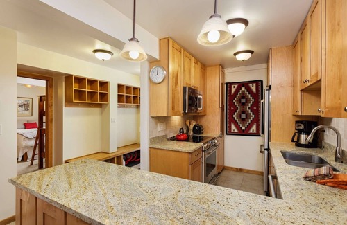 Snowmass Village Condo | 15% Off for Fall Savings! Stay 3 Nights Now thru Nov 19