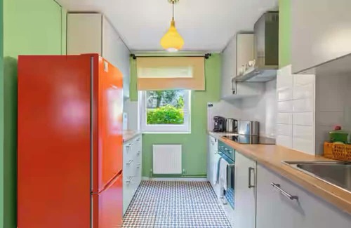 Chaucer Apartment | 15% OFF LastMinDeals! | Cosy Flat in London Bridge + Netflix & Parking + Patio!