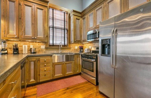 Faubourg Lafayette House | 15% OFF Monthly | 10% OFF Weekly-Double on Martin Luther King Jr.