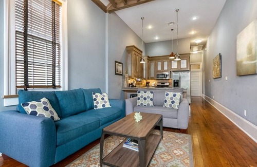 Faubourg Lafayette House | 15% OFF Monthly | 10% OFF Weekly-Double on Martin Luther King Jr.