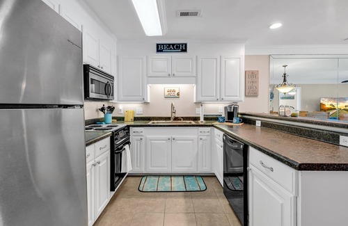 Surfside Beach Condo | *15% Off New Bookings for Stays through 2025*