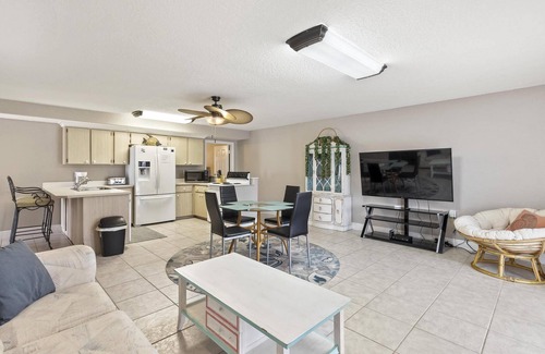 Beverly Beach Cottage | 15% Off Palm Coast and Flagler Beach Stays This Fall