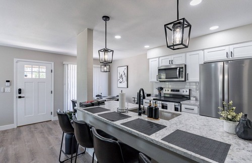 The Lakes Condo | *15 Percent Off* Sundevil Stay⁓Pool⁓Near ASU~Tempe