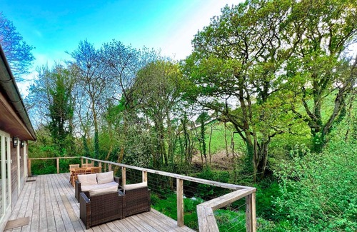 Looe House | 15 STONERUSH VALLEY, family friendly in Lanreath Near Looe