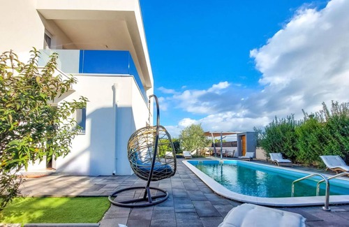 Srima Other | 150 m² Accommodation ∙ 4 bedrooms ∙ 8 guests