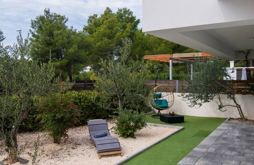 Srima Other | 150 m² Accommodation ∙ 4 bedrooms ∙ 8 guests