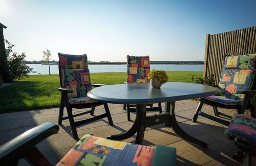 Wesel Apartment | 150 m² apartment on Diersfordter Waldsee with sandy beach and water terrace