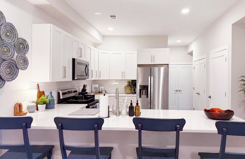 Conshohocken Apartment | 1500 ft² Space/2 Bedroom 1.5 Bathrooms Apt/5 Beds/SLEEPS 10