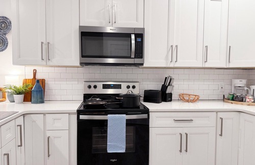Conshohocken Apartment | 1500 ft² Space/2 Bedroom 1.5 Bathrooms Apt/5 Beds/SLEEPS 10